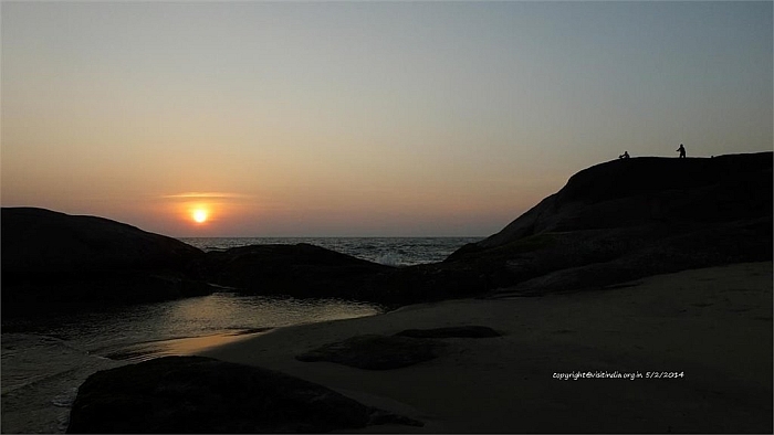 sunrise someshwara beach